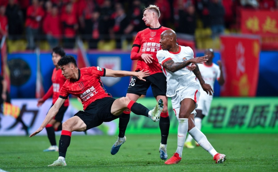 世界杯app下载-中超形势：蓉城2分优势领跑 2强积分归零+4队2连败 下轮2场焦点战